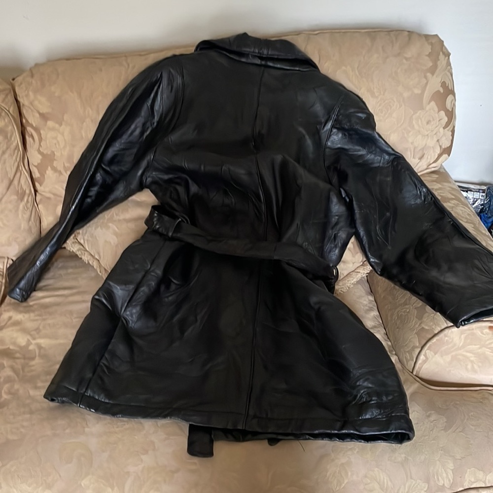 Leather jacket - Picture 3 of 3